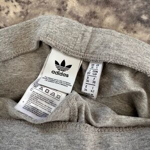adidas Light Grey Crewneck Sweatshirt with Trefoil Tag